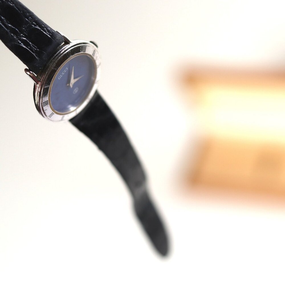 Rare Women's 1980s Vintage Authentic Gucci Lapis Lazuli Blue Wrist Watch As Is
